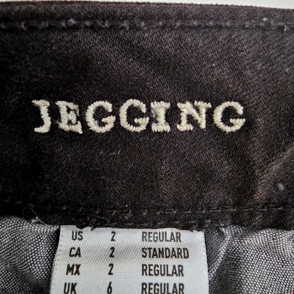 American Eagle Outfitters Super Stretch Jegging Size 2‎ Black Skinny Distressed - Picture 6 of 8